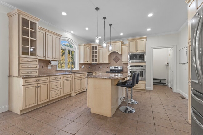 Photo - 5 Two Mile Hill Rd