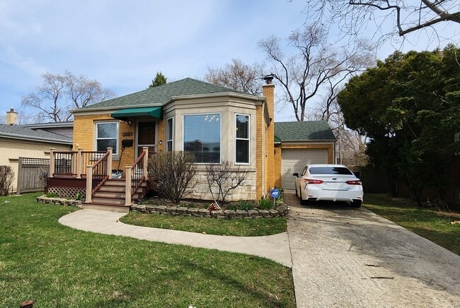 Building Photo - 1831 S Cumberland Ave