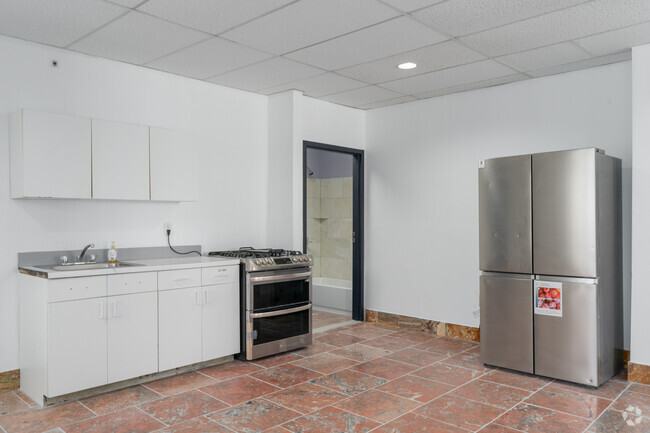 2BR, 1BA - 950SF - Kitchen - 220 Carey Ave Apartments