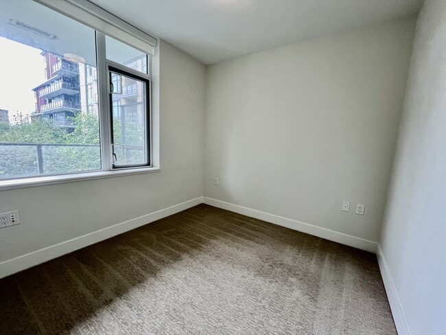 Building Photo - 3498 Marine Wy