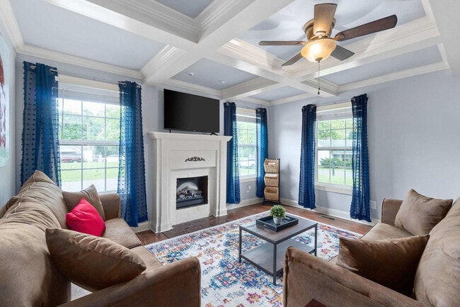 Photo - 206 E St Unidad ID1367386P