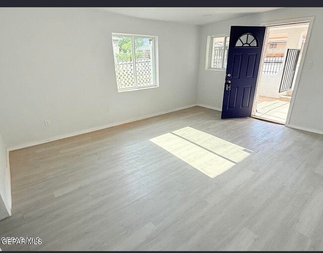Photo - 5658 Dailey Ave