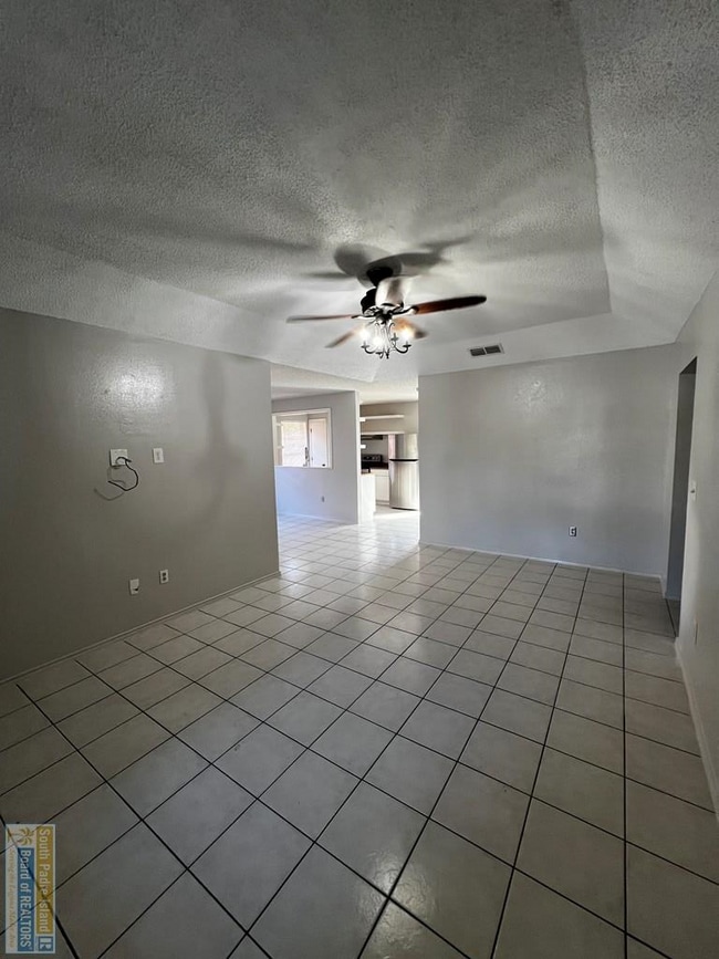 Photo - 2813 Capri St