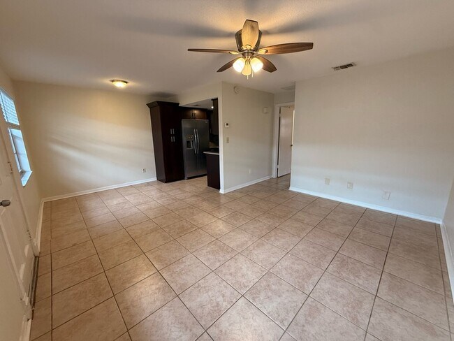 Building Photo - 605 92nd Ave N