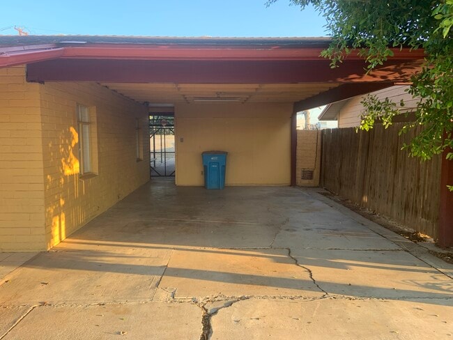 Photo - 1735 W Fairmount Ave