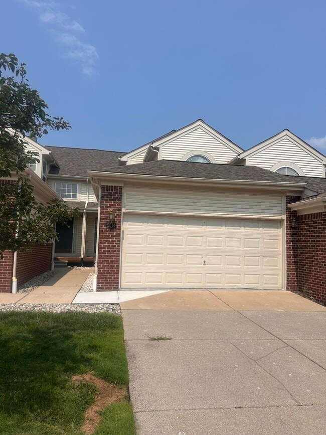 2514 Boulder Ln