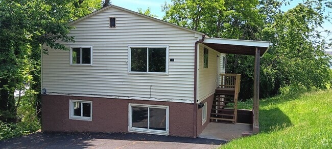 Building Photo - Christiansburg, 2 BR / 1 BA, Available in ... Rental