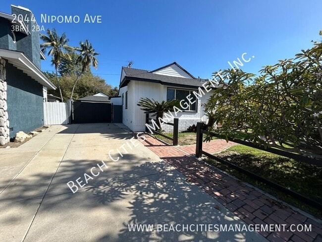 Photo - 2044 Nipomo Ave