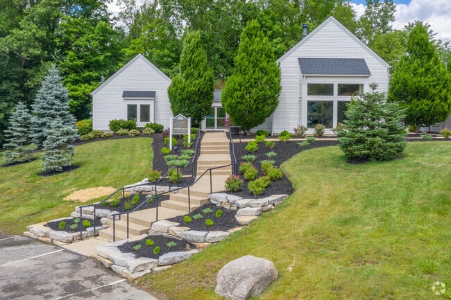 Portage Pointe Apartments
