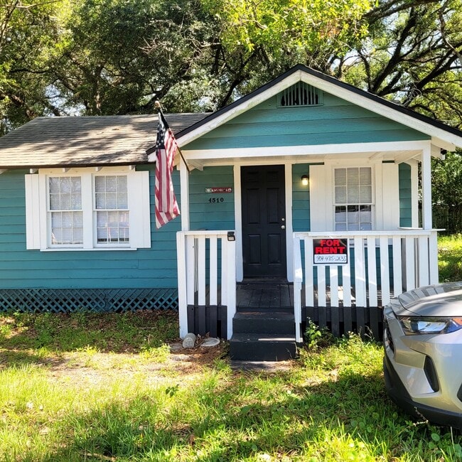 Building Photo - 4510 Hwy Ave