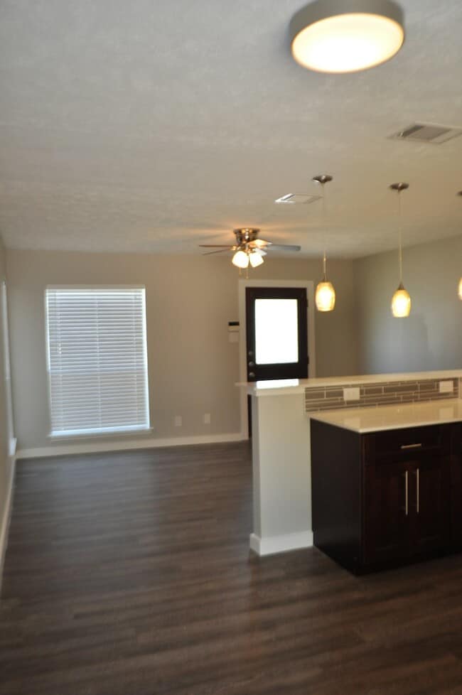 Photo - 1243 Centerville Rd