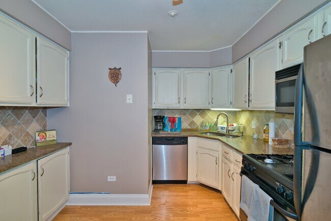 1012 Centurion Ln