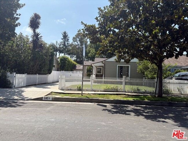 Building Photo - 2621 Purdue Ave Rental