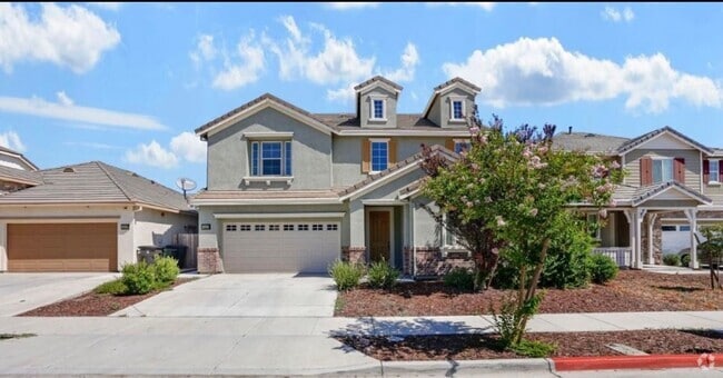Building Photo - Beautiful 5 Bedroom, 3 Bath Tracy Home / B...