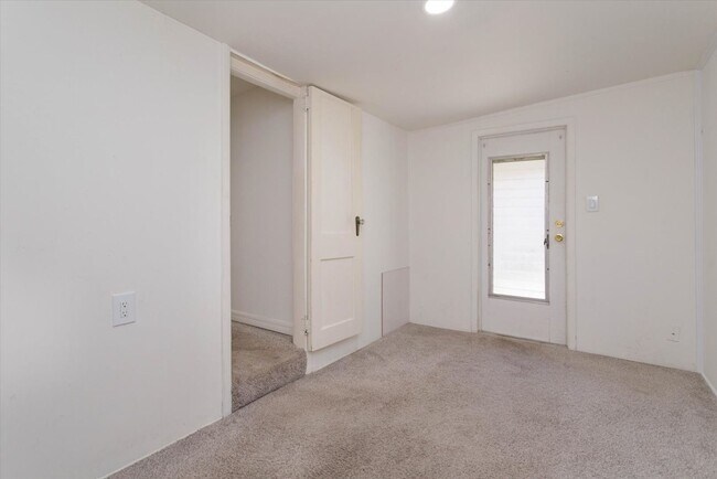 Photo - Tiny Guest House Efficiency