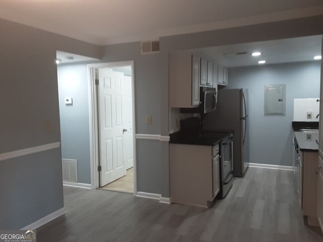 Photo - 6900 Roswell Rd