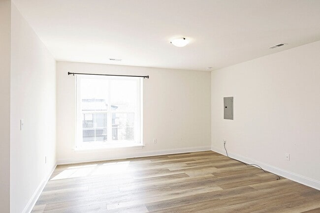 Photo - Pet-Friendly Studio Apartment in Desirable Old Trail