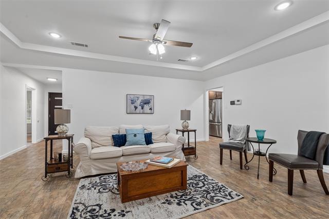 Photo - 904 Meadowlark Ln