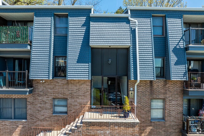 Entrance - Heather Glen