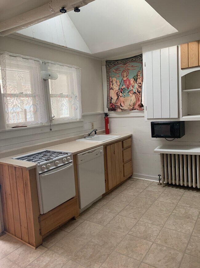 Photo - 5576 NY-23 Unidad ground floor