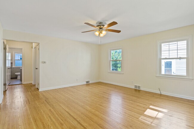 Photo - 233 Tarrington Rd