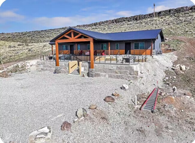 Photo - 102 E Harper Ave