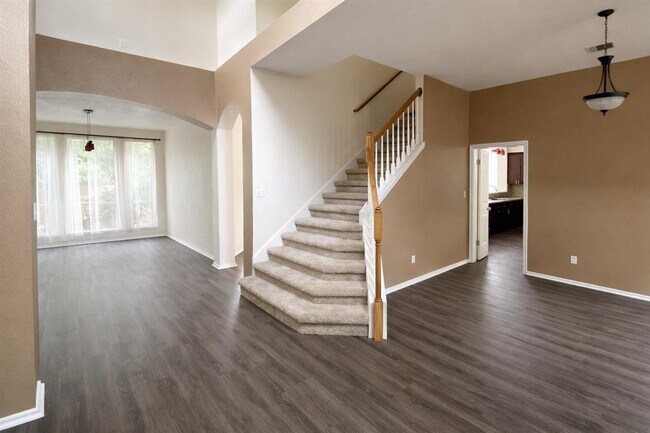 Photo - 1718 Bow Ridge Dr