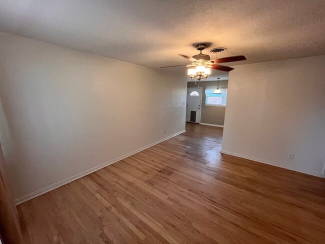 Photo - 107 Butch St