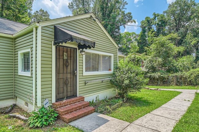 Photo - 1744 S Olympian Way SW