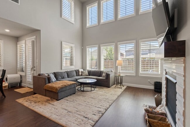 Photo - 2116 Wyatt Wy