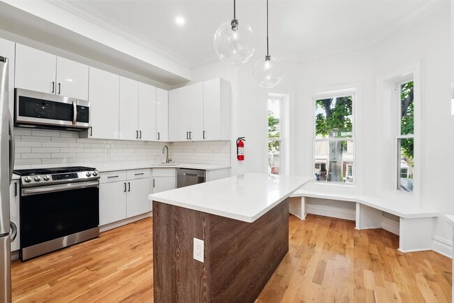 Building Photo - 52 Brinkerhoff St Unit 2 Rental