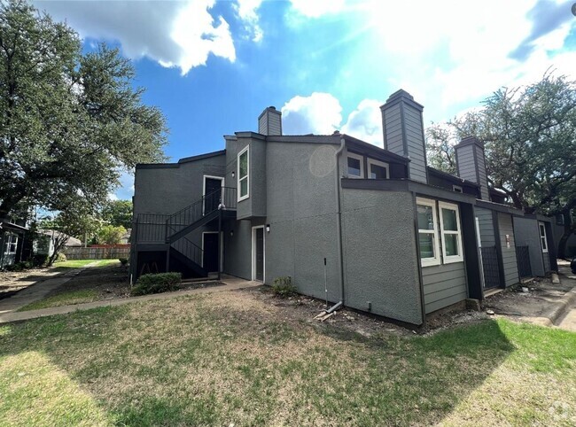 Building Photo - Wonderful first floor unit Rental