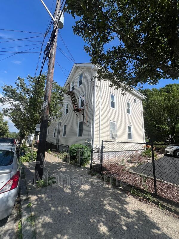 Photo - 49 Trenton St Unidad 2