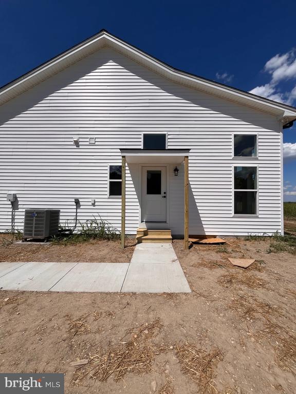 Building Photo - 8641 Sandy Beach Ln Rental