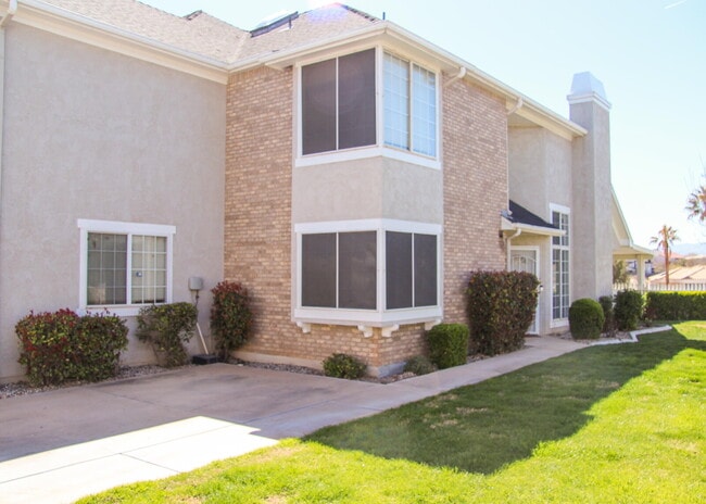 "Spacious 4-Bed, 3-Bath Townhouse Retreat ... - "Spacious 4-Bed, 3-Bath Townhouse Retreat ... Unit 26