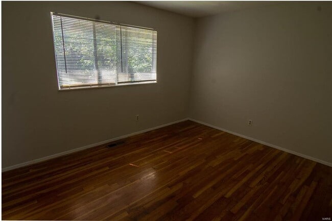 Photo - Spacious 3 bedroom 1.5 bath ranch