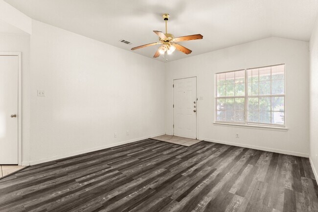Photo - 1405 Chips Dr