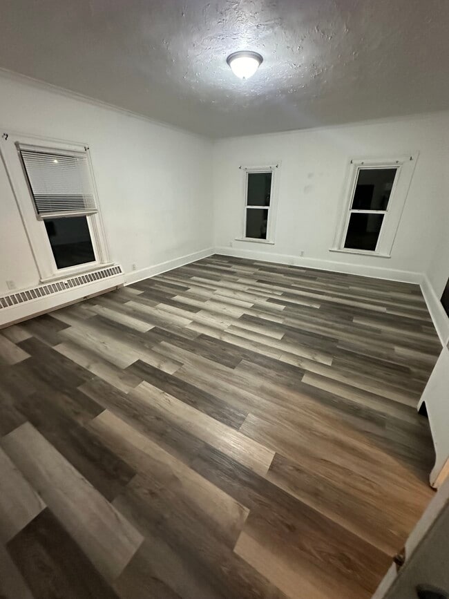 Sala/comedor - 406 E Broad St Unidad Apartment 1