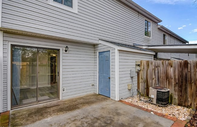 Photo - 561 Brookside Ct