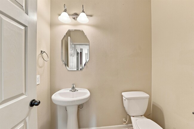 Photo - 16726 Vivian Point Ln