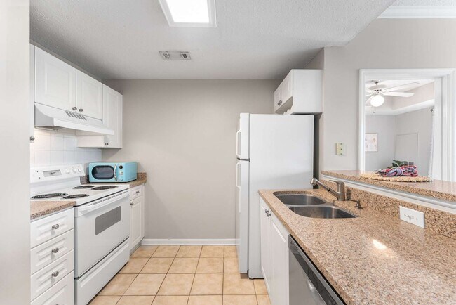 Photo - Beautiful One Bed One Bath Green Hills Condo
