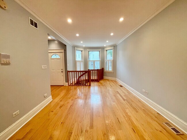 Photo - 3448 N Damen Ave