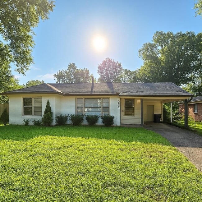 Photo - 1500 Ivy Rd House