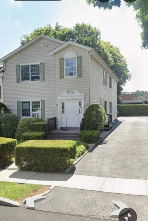 Building Photo - Seneca Avenue