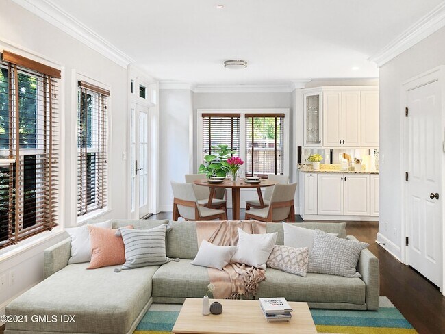 282 Bruce Park Ave Unit 2