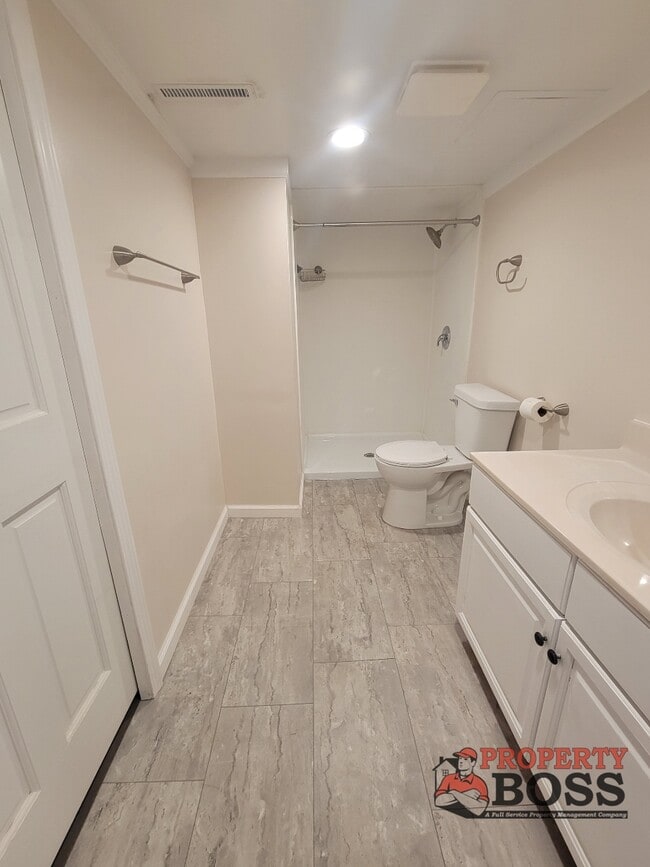 Photo - 564 Carolina St