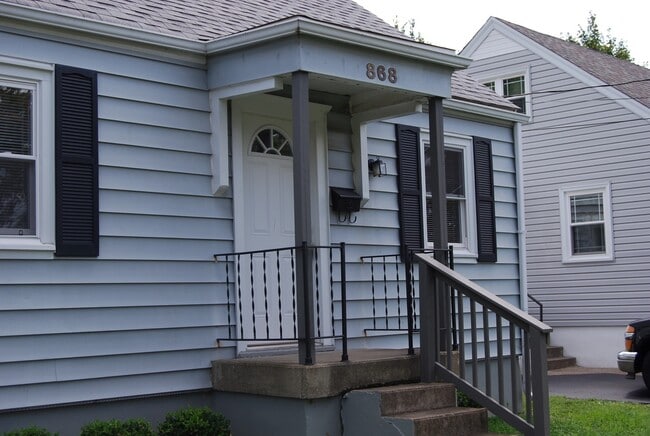 Photo - 868 Clarks Ln