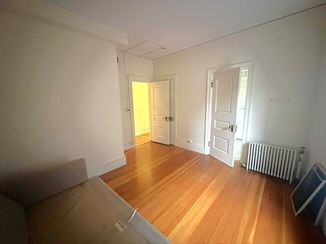 Photo - 66 Beacon St Unidad 50