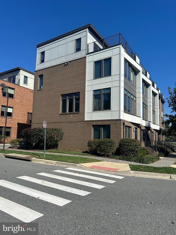 Photo - 8051 Tribeca St