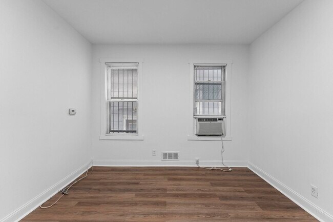 Photo - 296 Pearsall Ave